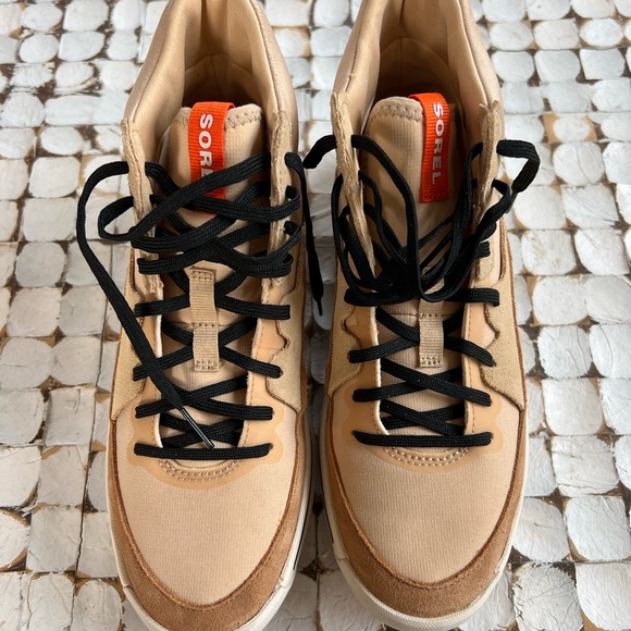 SOREL. Size 7. Like NEW, worn once. Best for 6.5/7 - Picture 3 of 3